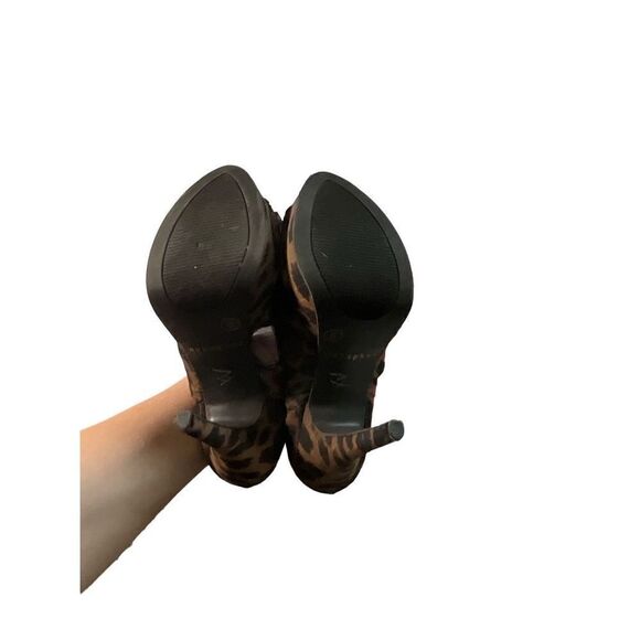 Metaphor Leopard Print Ruffle Stilettos - Picture 5 of 15